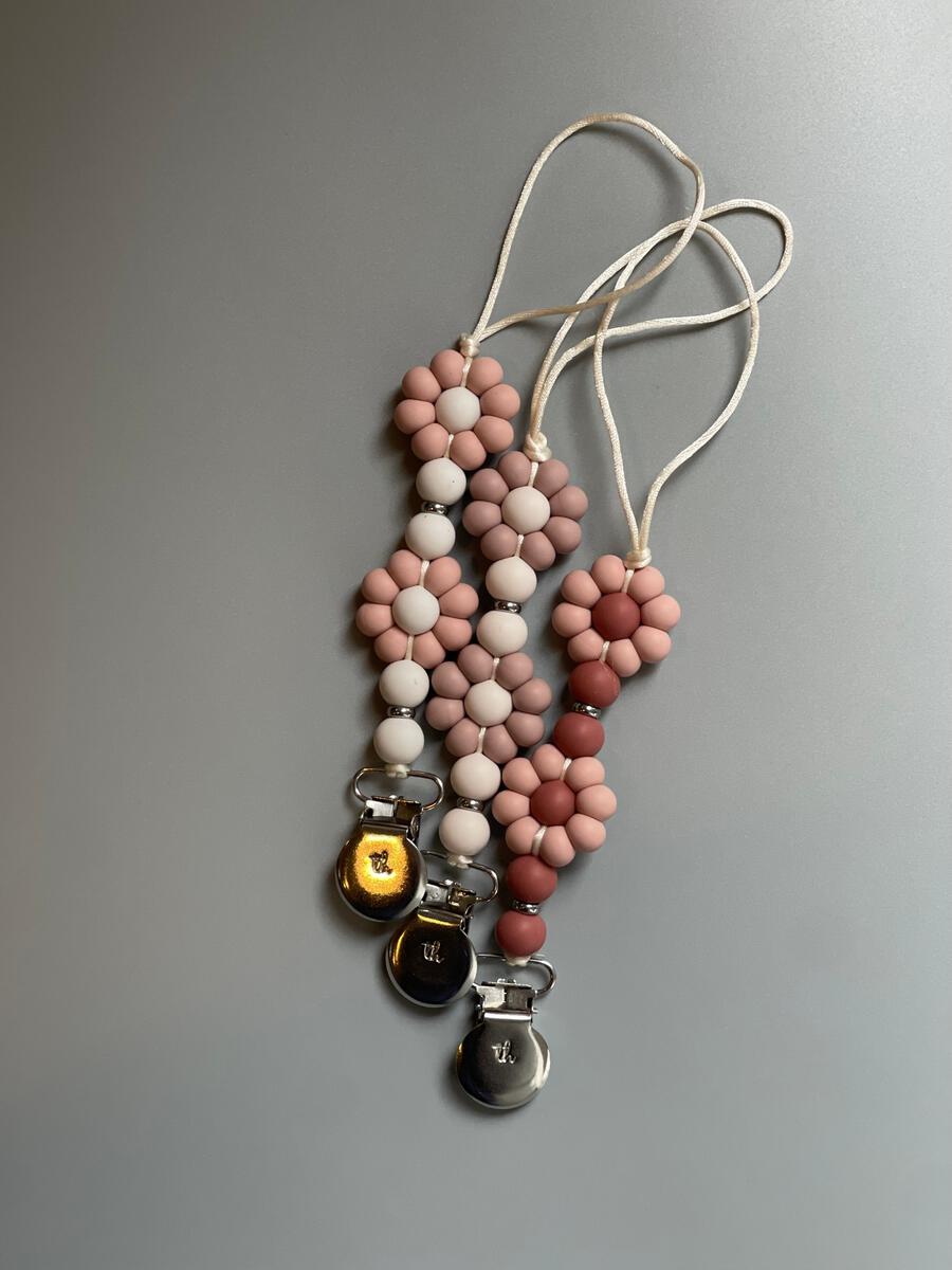 Petite Eva Pacifier & Toy Clip