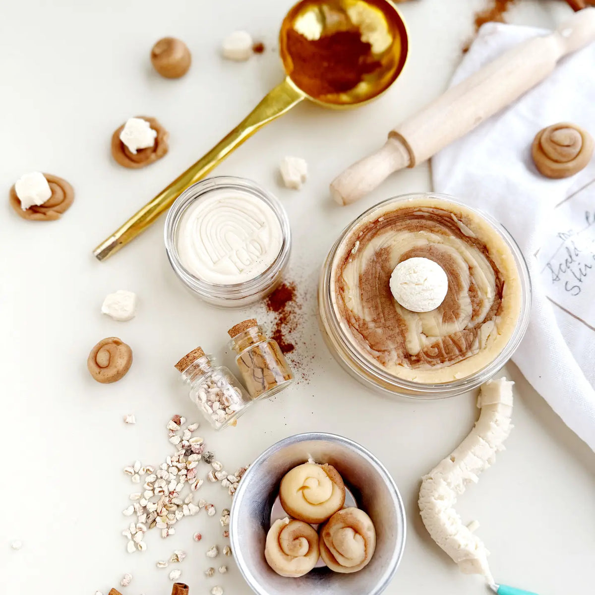 Cinnamon Roll Kiddough Play Kit
