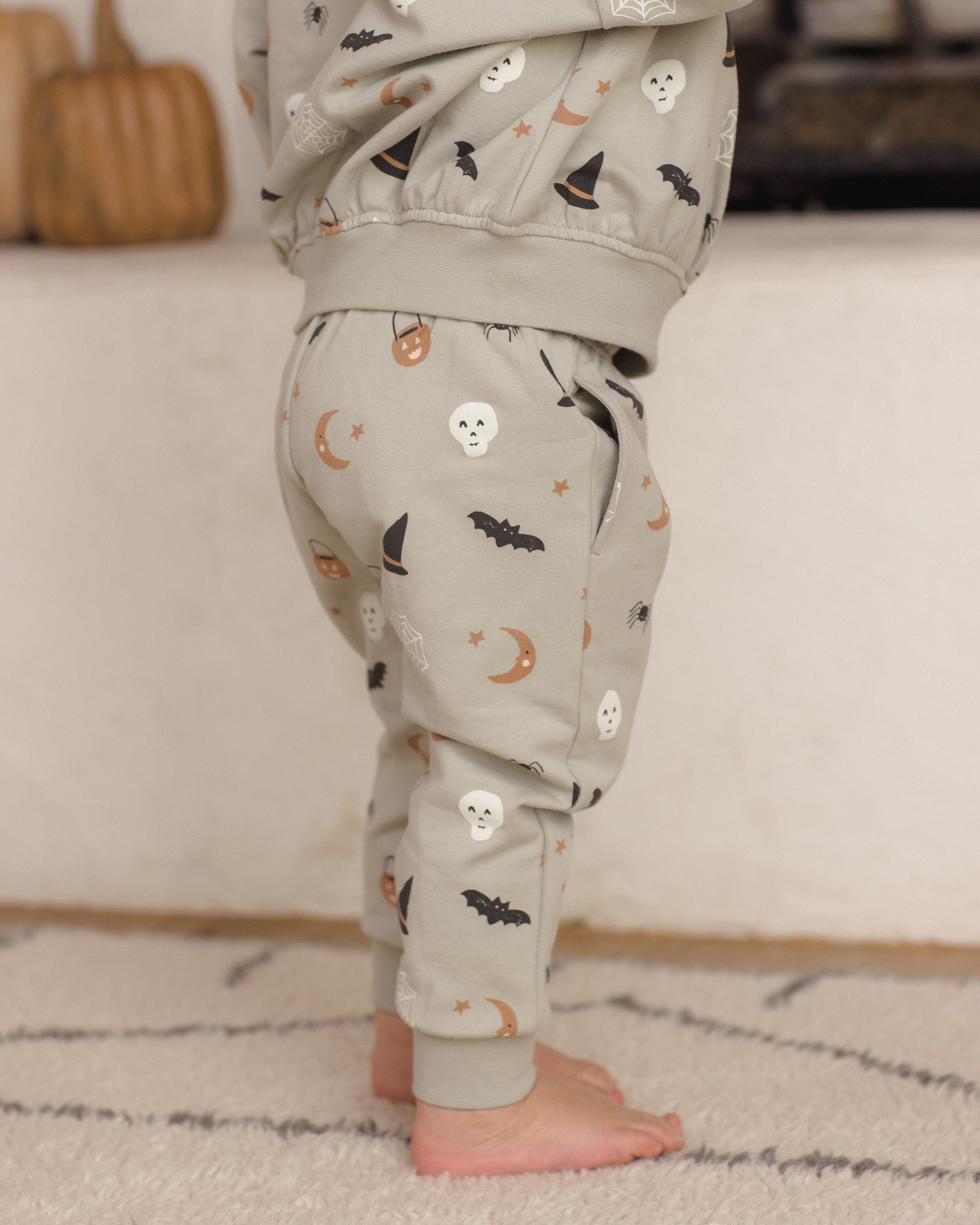 Relaxed Fleece Sweatpant Halloween Things