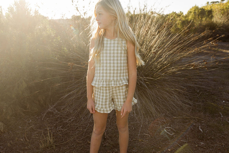 Cardiff Ruffle Short || Butter Gingham